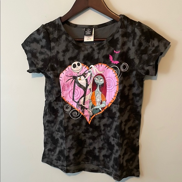 NWOT Kids size 14-16 Nightmare Before Christmas Black and Pink T-Shirt - Picture 1 of 4